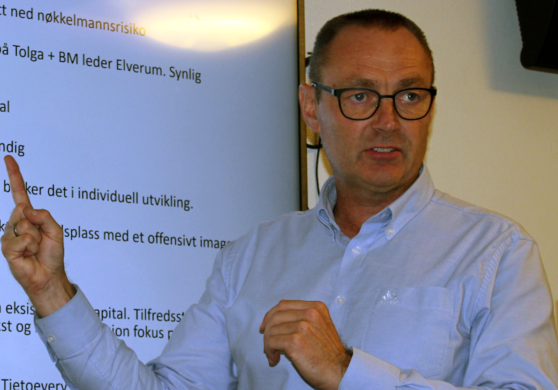 Per Arne Eggen presenterer Tolga og Os sparebank